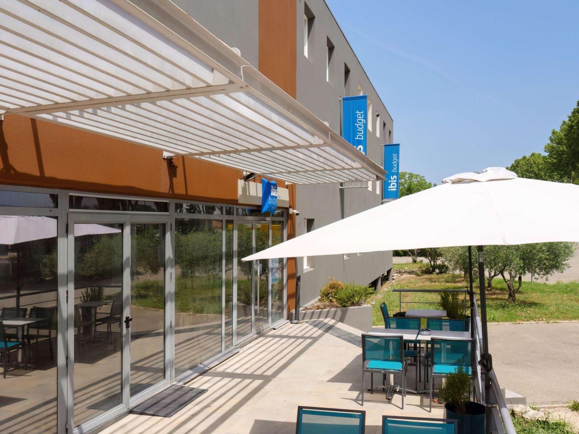 Ibis Budget Pertuis Portes Du Luberon Екстериор снимка