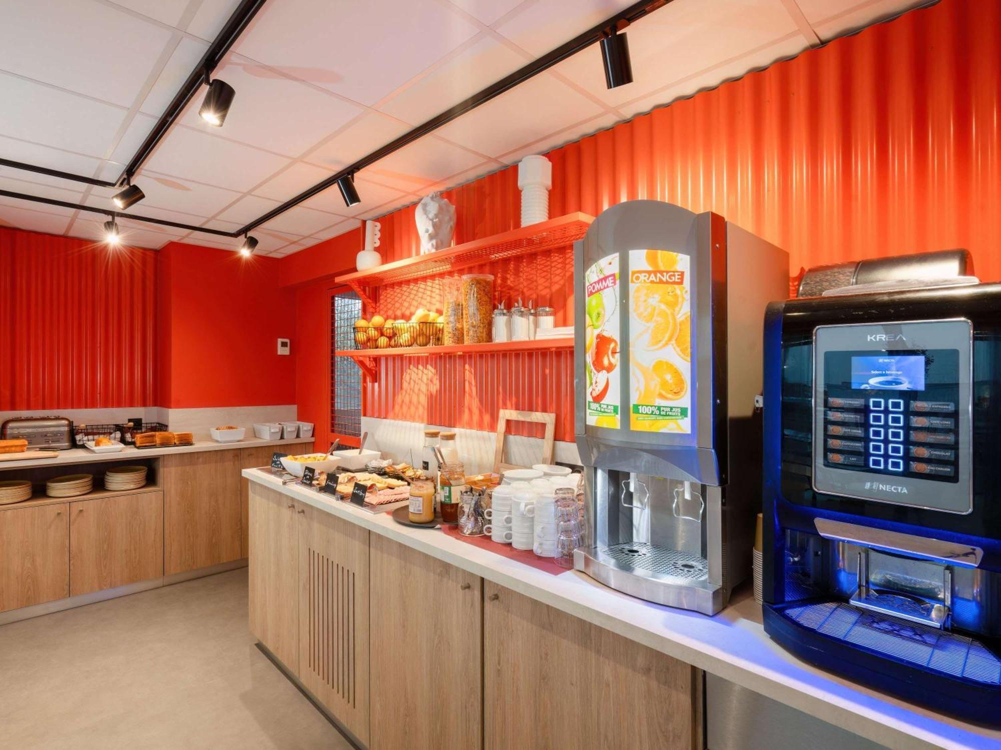 Ibis Budget Pertuis Portes Du Luberon Екстериор снимка