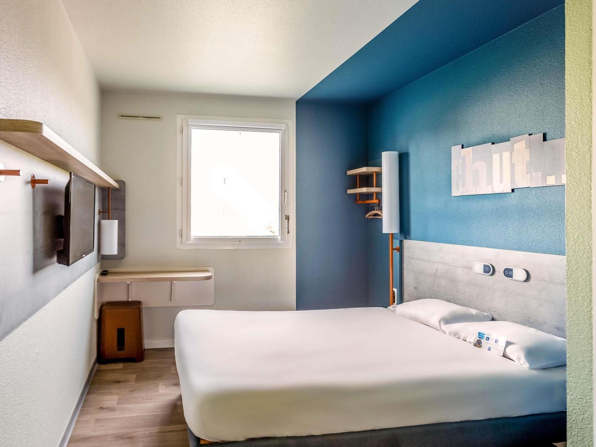 Ibis Budget Pertuis Portes Du Luberon Екстериор снимка