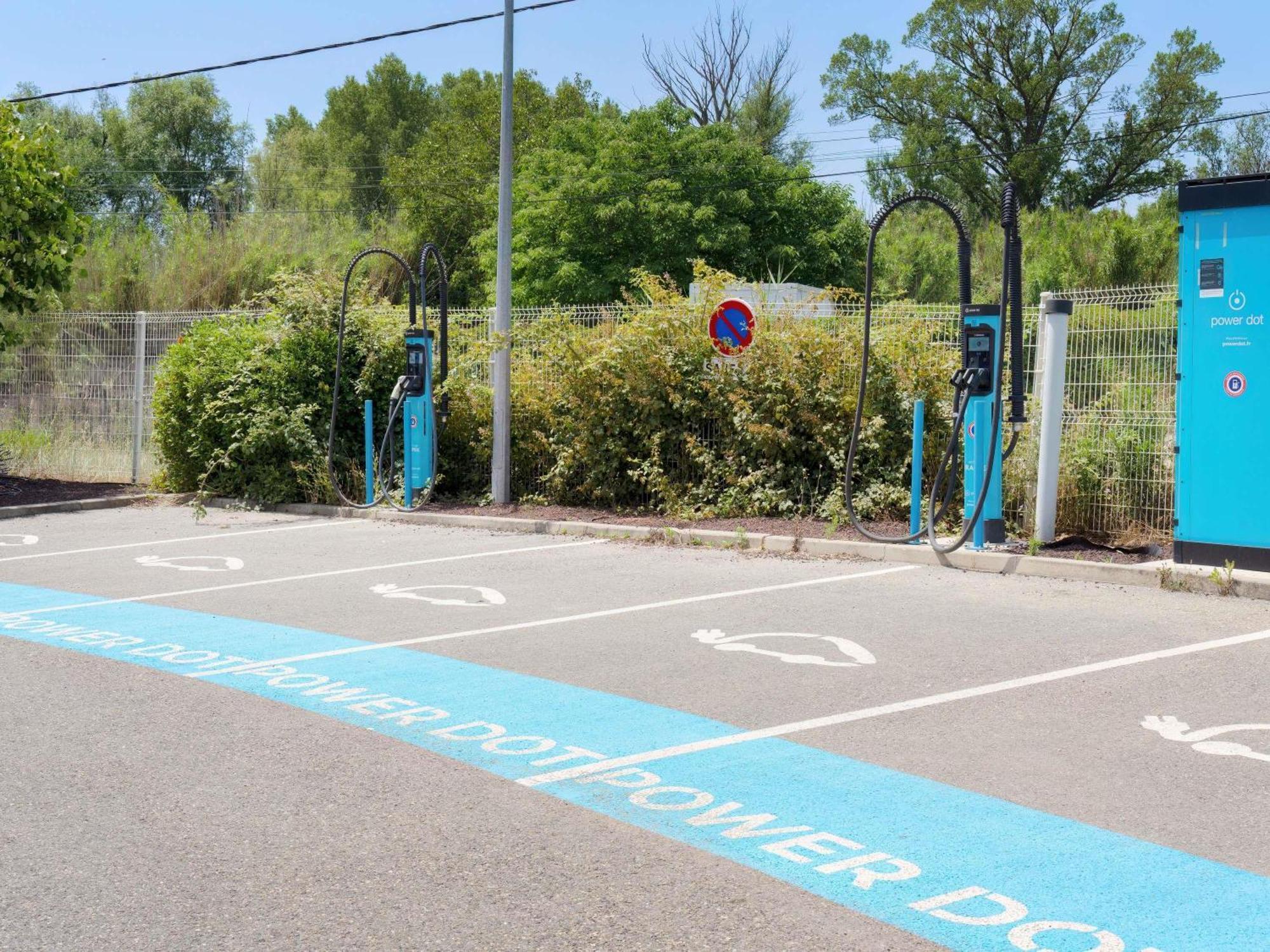 Ibis Budget Pertuis Portes Du Luberon Екстериор снимка