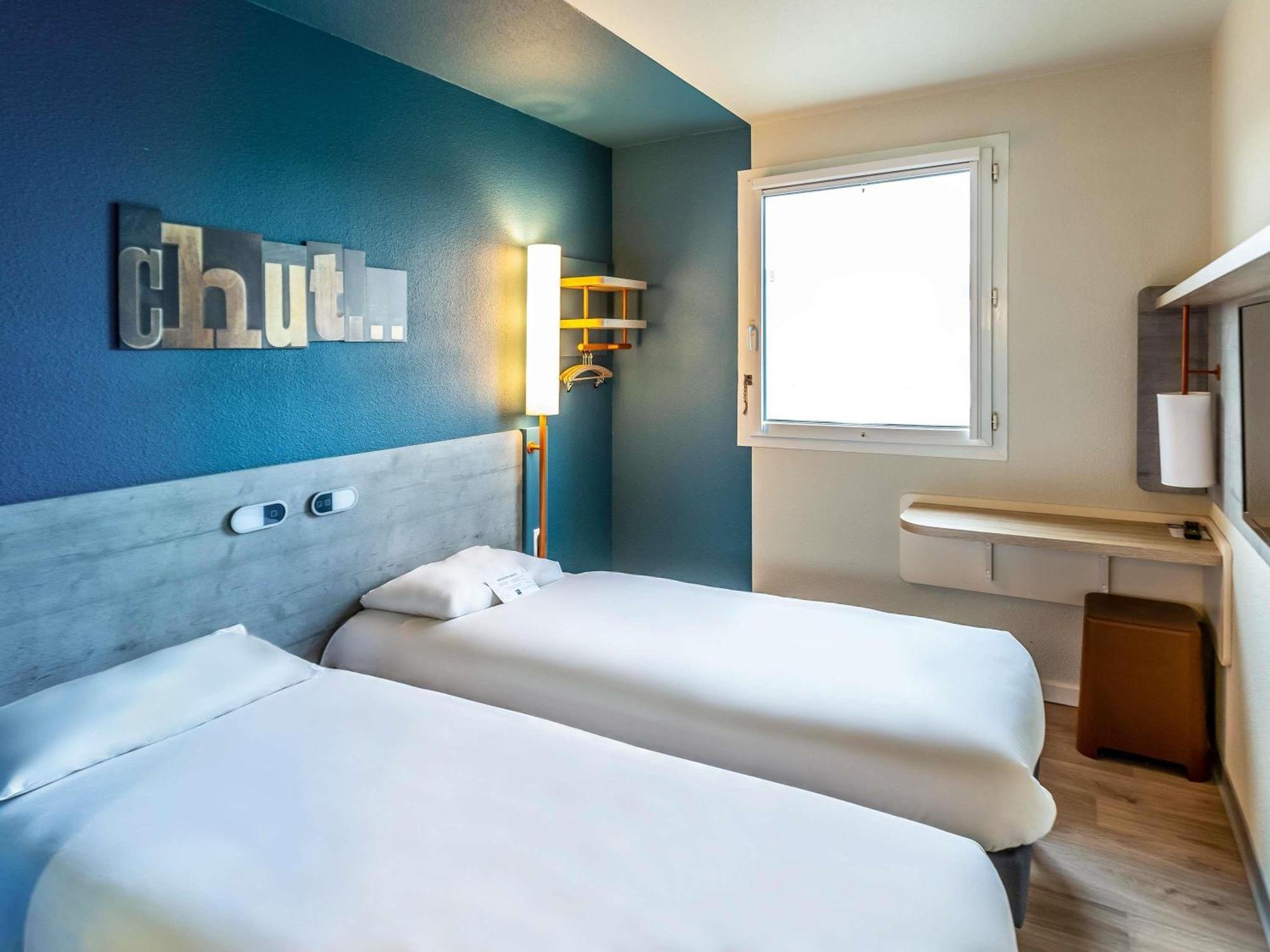 Ibis Budget Pertuis Portes Du Luberon Екстериор снимка