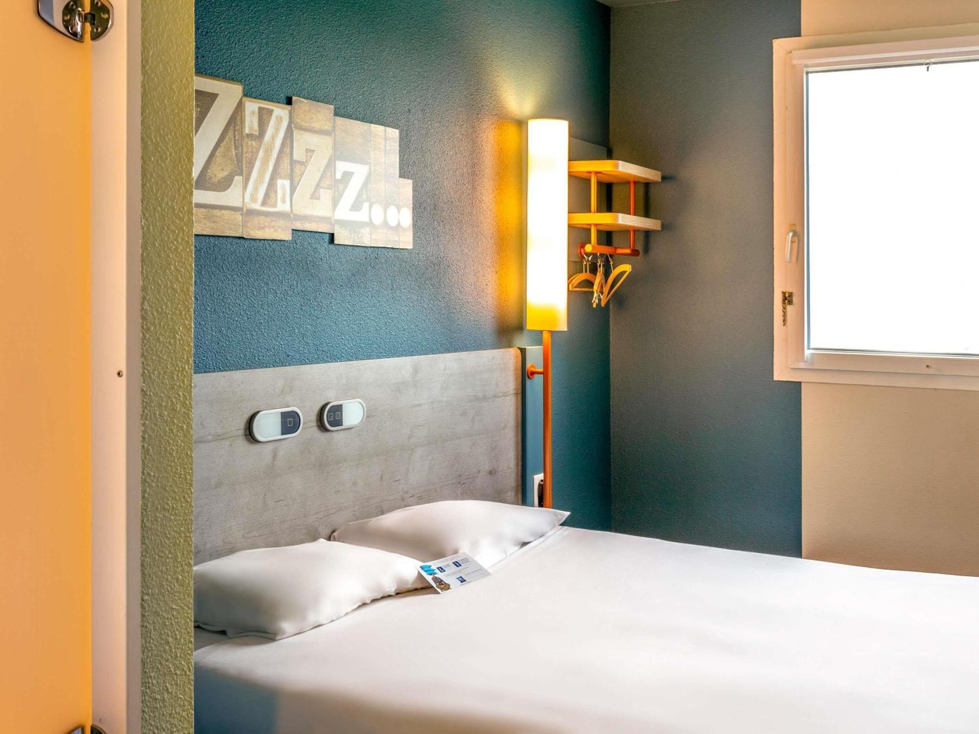 Ibis Budget Pertuis Portes Du Luberon Екстериор снимка