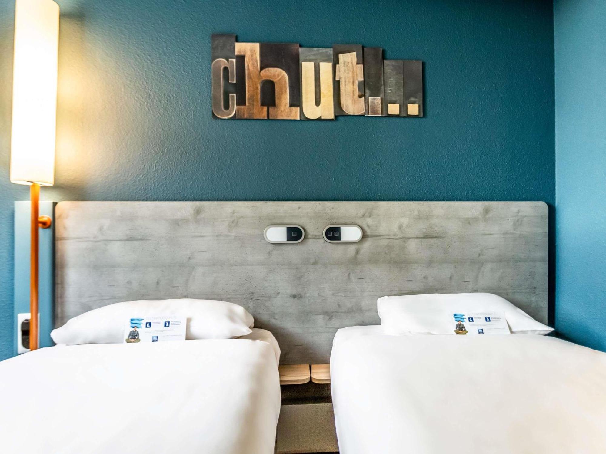 Ibis Budget Pertuis Portes Du Luberon Екстериор снимка