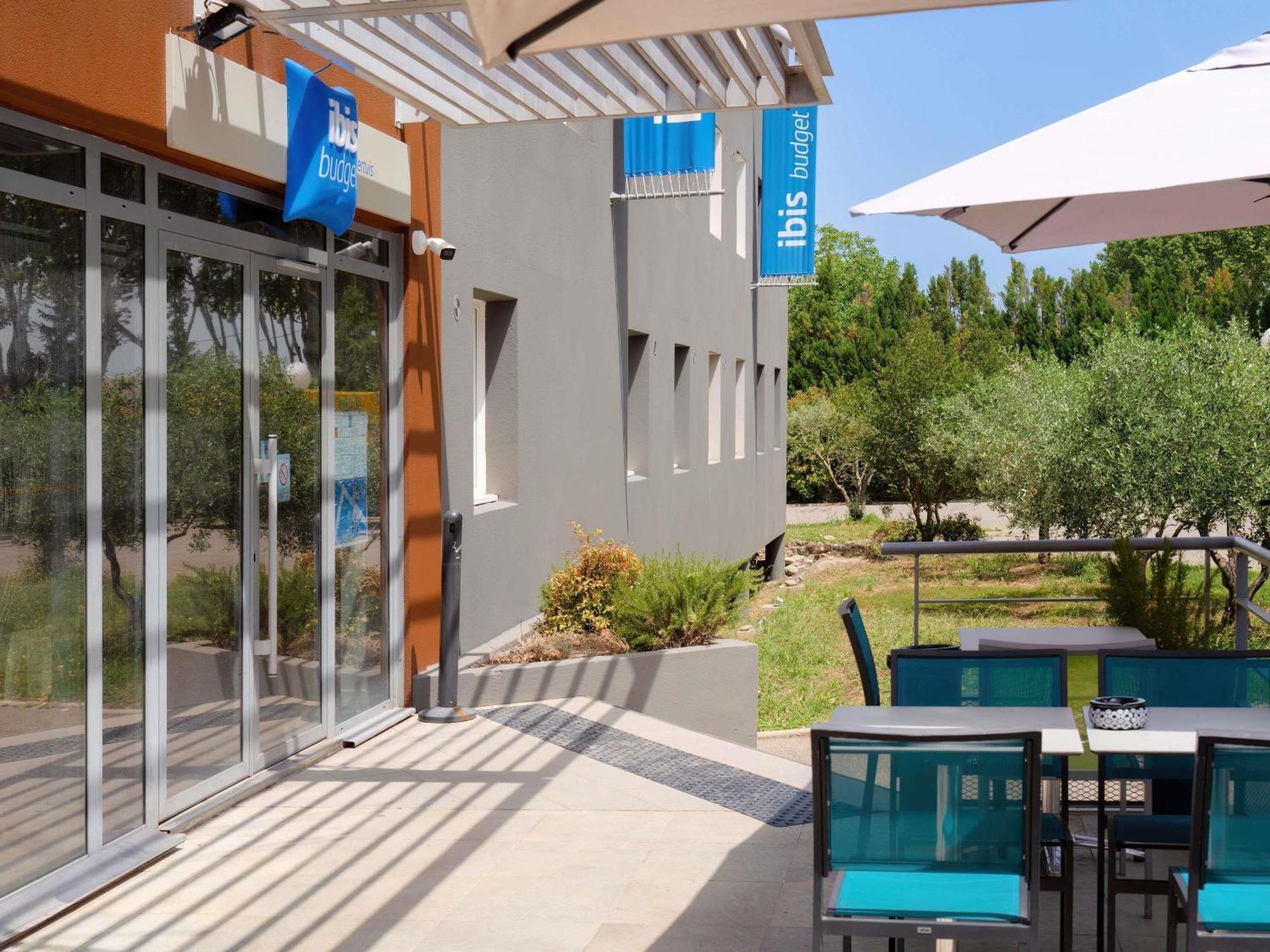 Ibis Budget Pertuis Portes Du Luberon Екстериор снимка